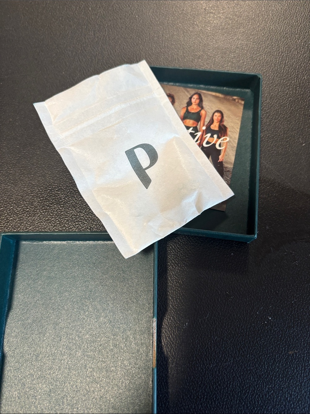 Pavoi Oura Ring Cover in Gold - Picture 3 of 3